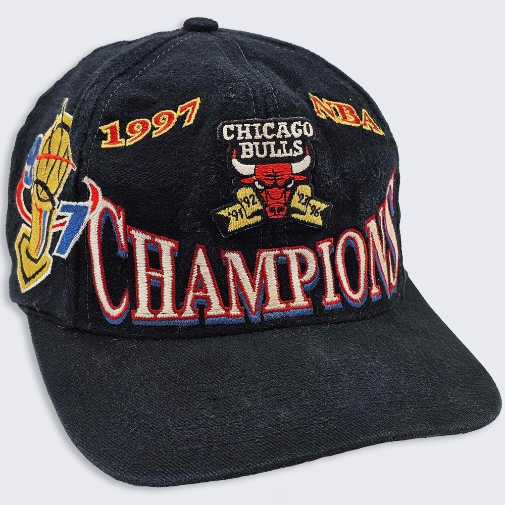 Chicago Bulls Vintage 90s Championship Logo Athletic Snapback Hat
